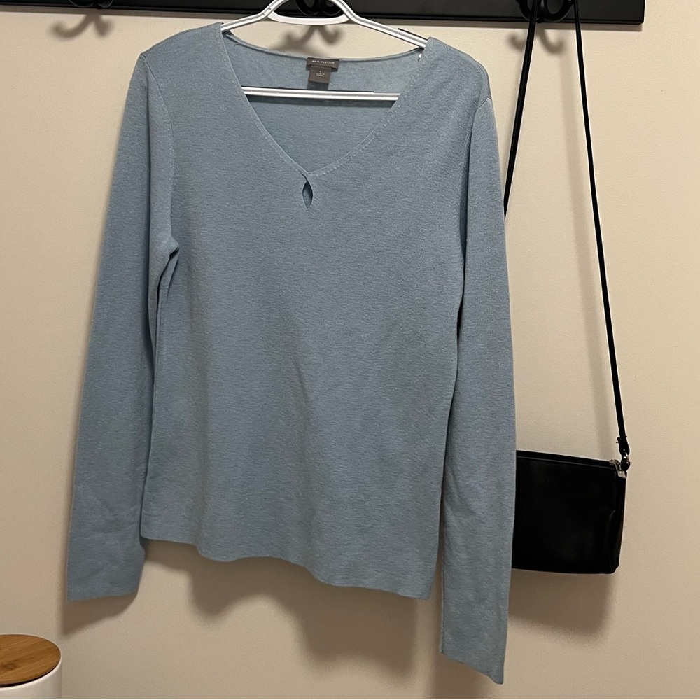 Ann Taylor Women’s Sweater - L